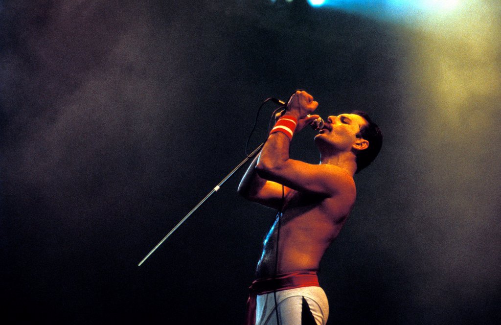 FREDDIE MERCURY ; LIVE AT WEMBLEY