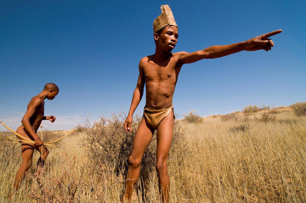 SAN, BUSHMEN, NEAR ANDRIESVALE, KALAHARI DESERT, NORTHERN CAPE, SOUTH AFRICA, AFRICA