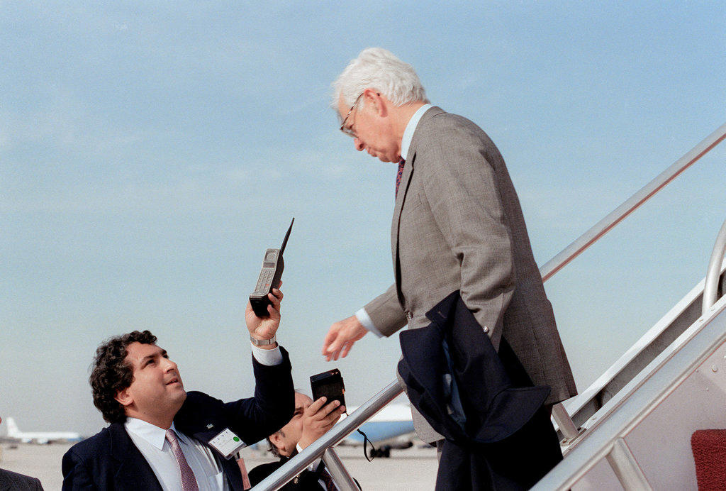 COLOMBIAN PRESIDENT VIRGILIO BARCO SPEAKS TO REPORTERS BEFORE HIS DEPARTURE AFTER A STATE VISIT