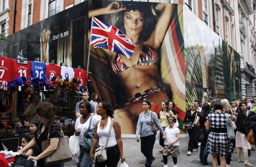 H&M BILLBOARD ON OXFORD STREET IN LONDON