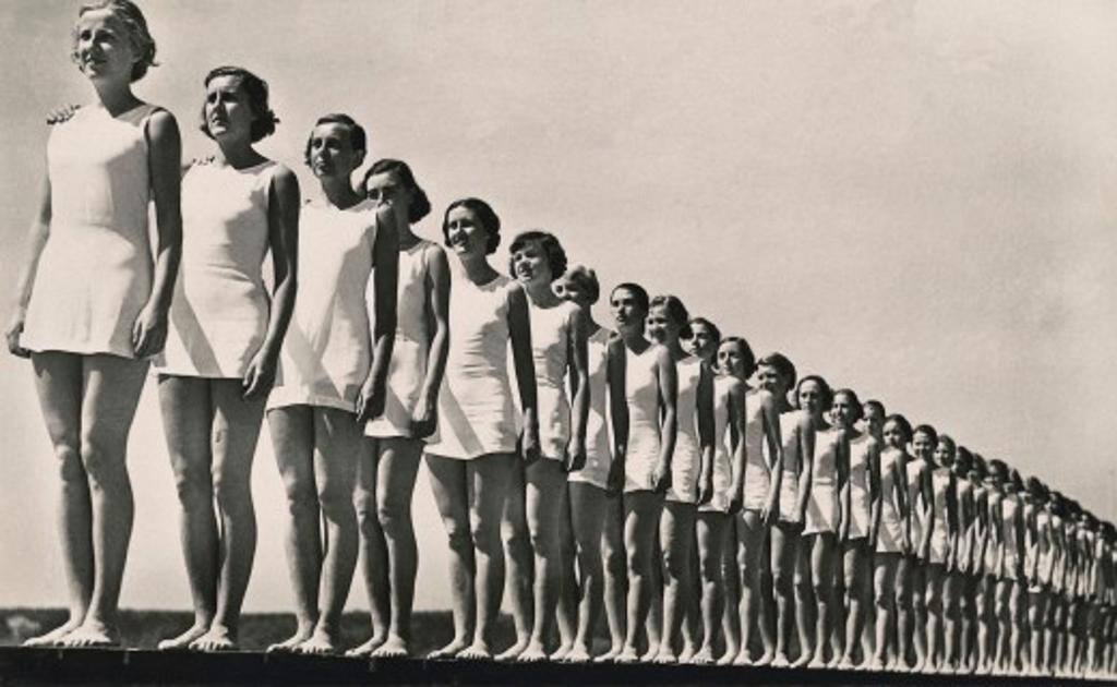 sport gymnastics women in a row Germany 1930s