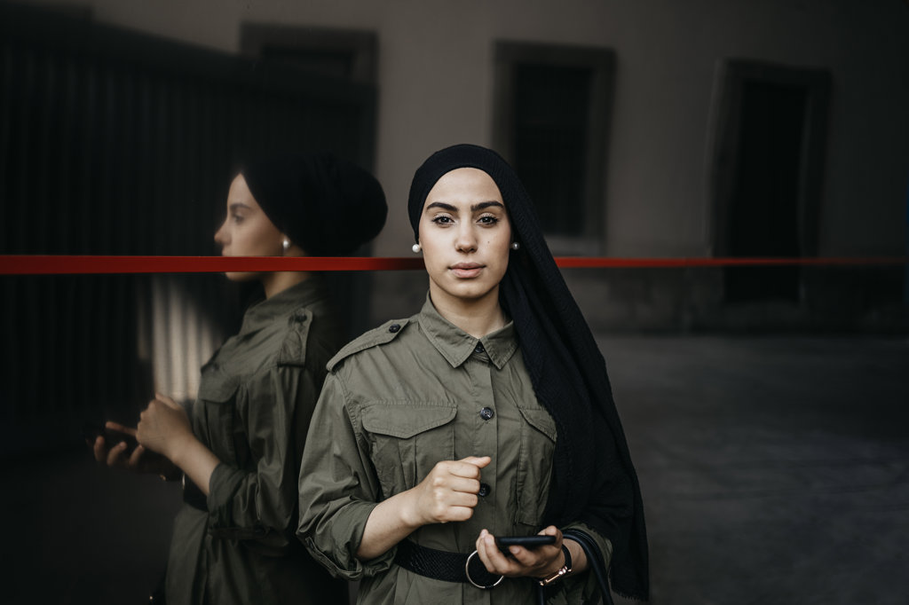 MODERN MUSLIM WOMAN ON THE CITY